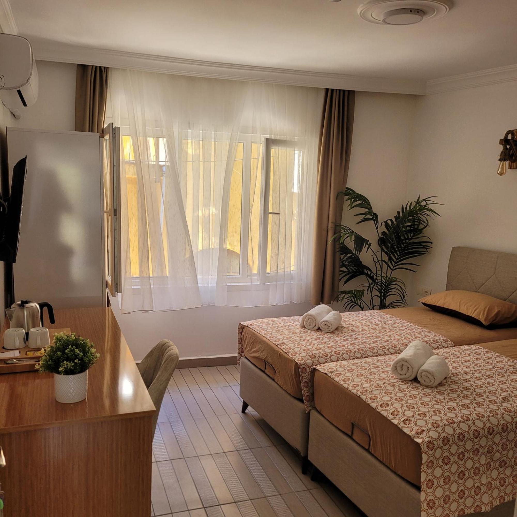 Otelia Pansiyon Ayvalı Exterior foto
